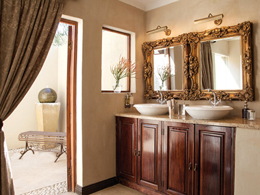Luxury bathroom Suite Kings Camp Timbavati Game Reserve Accommodation Booking Hoedspruit Limpopo Mpumalanga Five Star