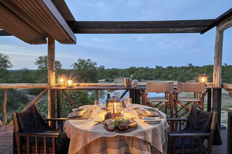 Giraffes Nest Dinning - Motswari Game Lodge